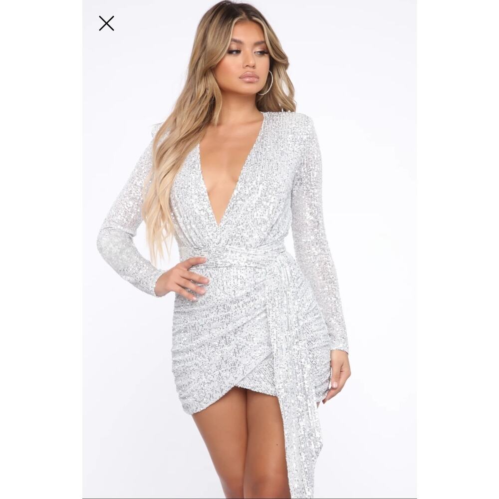 NEW! Fashion Nova Center Stage Sequin Sexy Mini Dress White & Silver Size XS - Picture 2 of 6